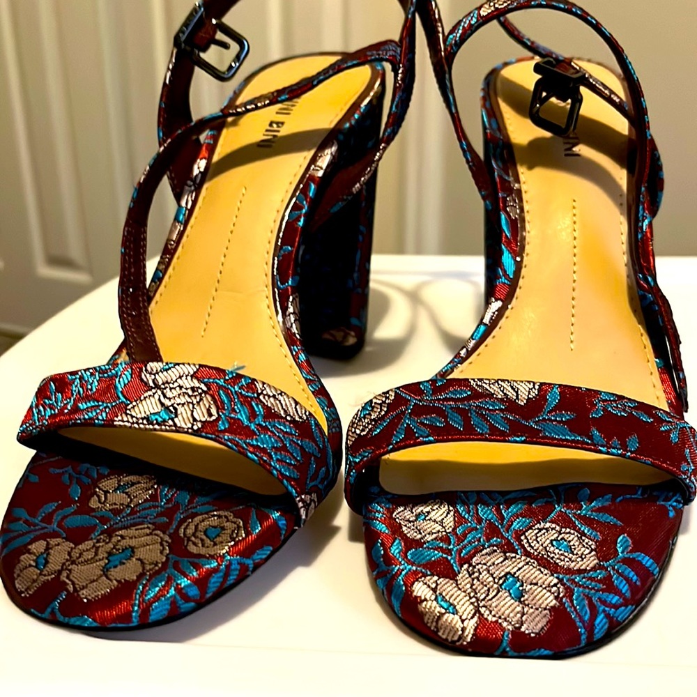 Gianni Bini multicolor satin